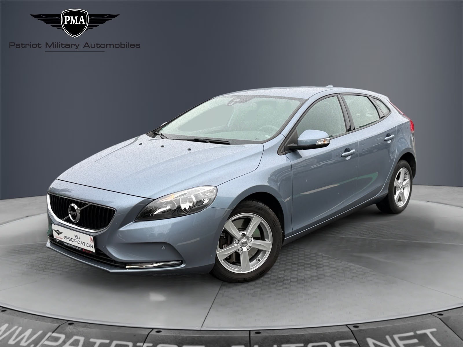 2018 Volvo V40 – photo 1 of 15